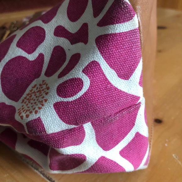 Tommy Hilfiger Spring Floral Canvas Tote - Picture 7 of 8